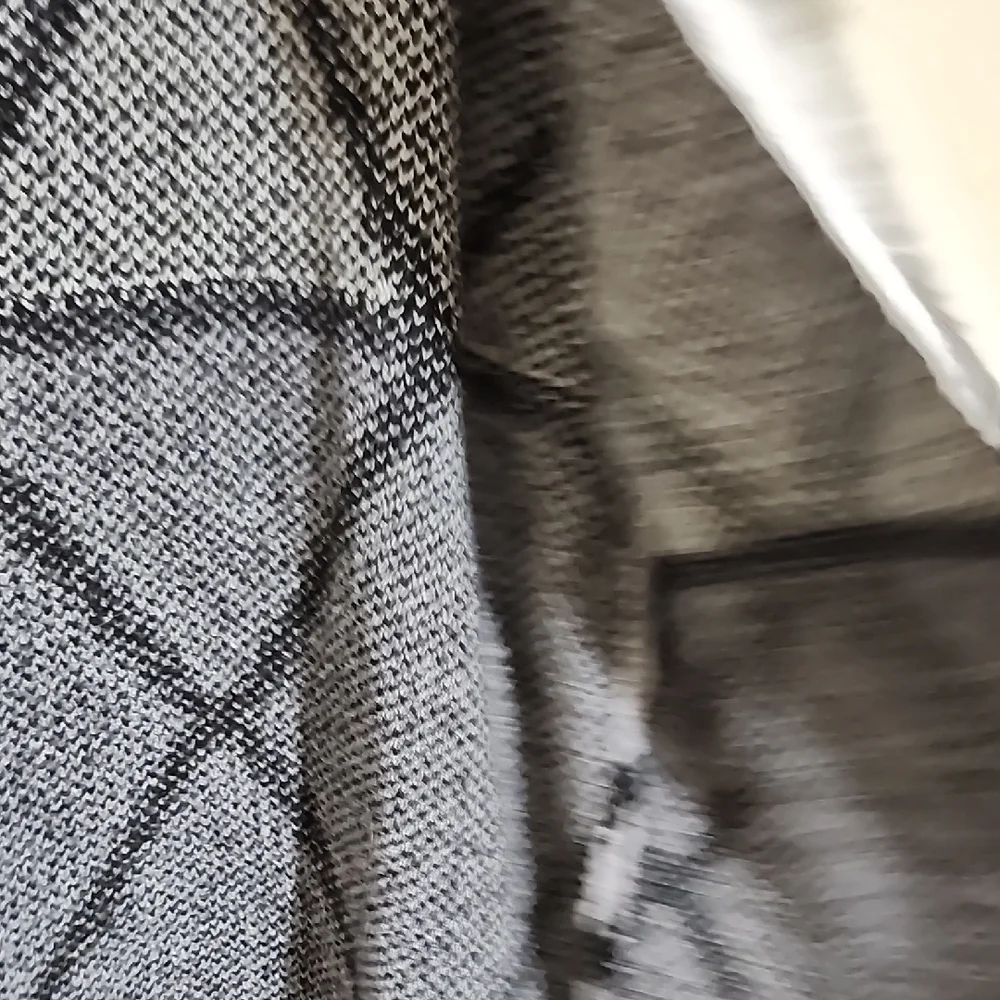 Joseph A Black and Gray Geometric Cardigan - Picture 9 of 12